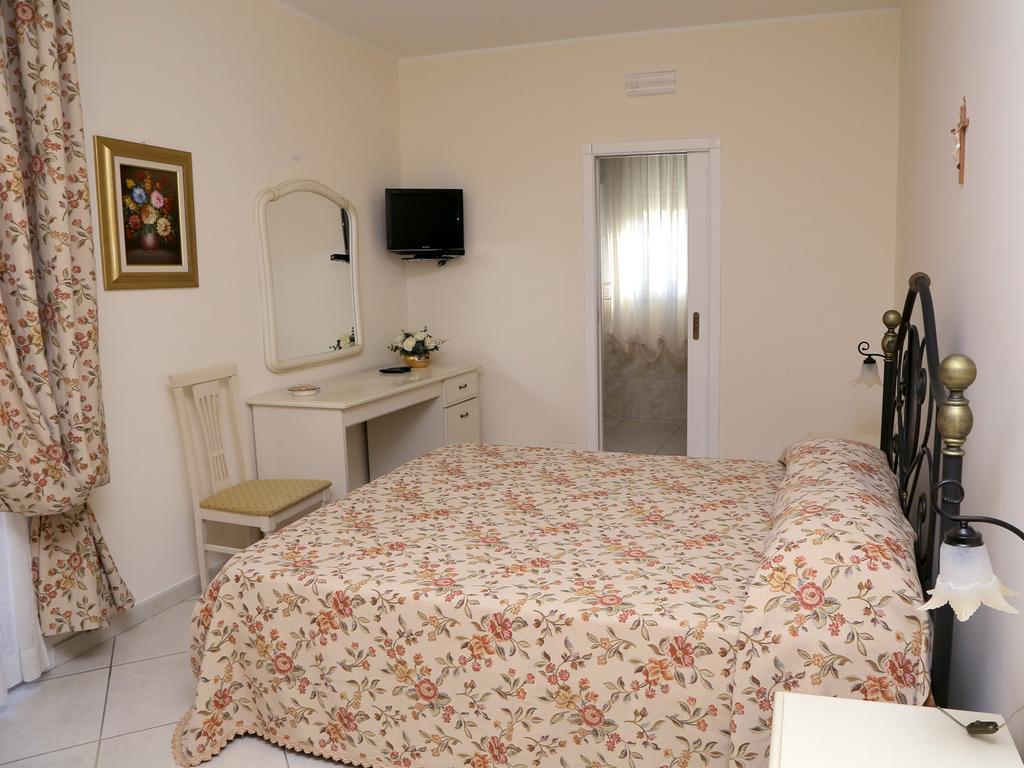 Hotel L'Airone Margherita Di Savoia Exterior foto